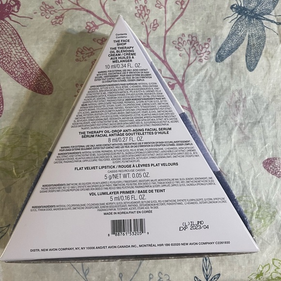 New! Avon beauty box filled with Korean beauty products - Picture 3 of 3